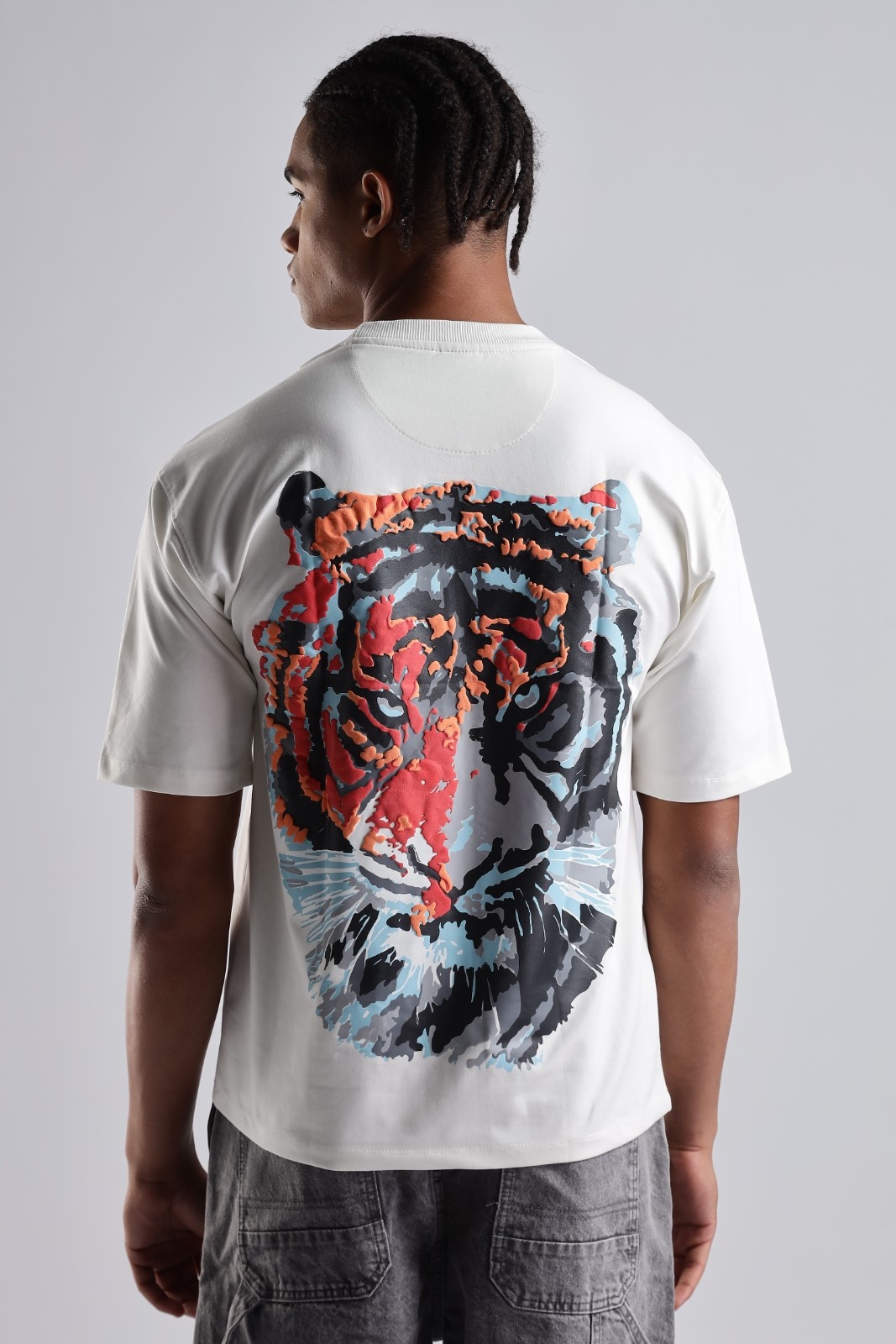 Best T Shirts for Men: White Roar Oversized Tee